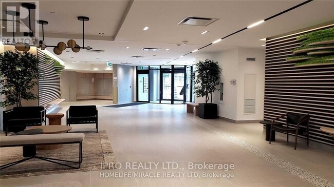 Building Photo - 50-450 George Butchart Dr