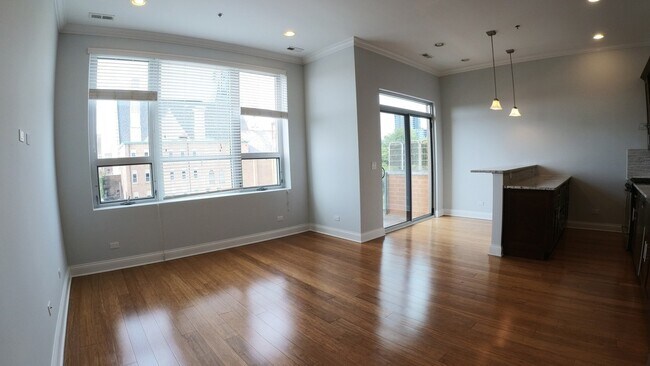 Foto del edificio - 1609 W Warren Blvd