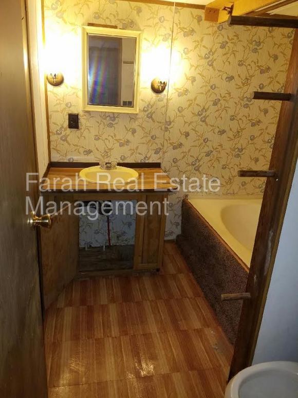 Foto del edificio - 4417 Pine Tree Cir W