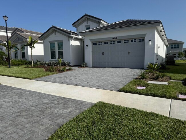 Building Photo - 14212 Spruce Pne Dr