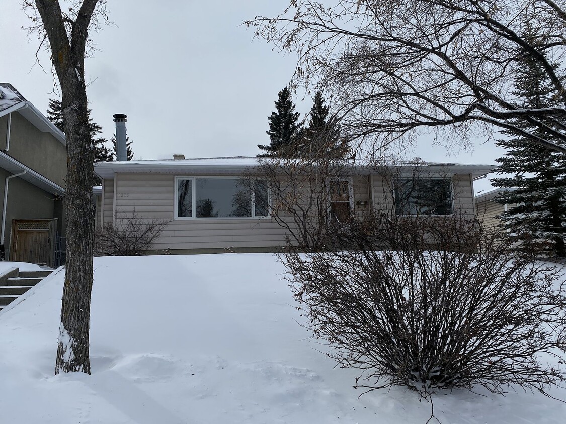 Primary Photo - Bungalow in St. Andrews Heights (IP026)