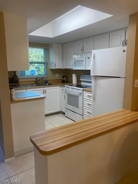 Building Photo - 16007 Davis Rd