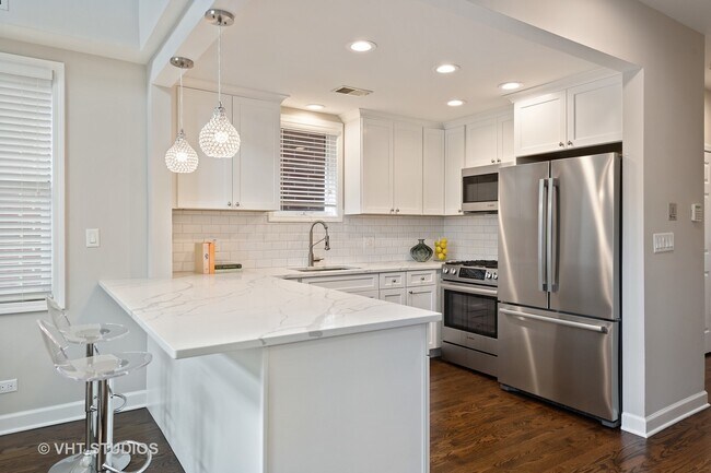 Foto del edificio - 2632 N Wayne Ave