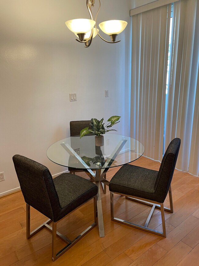 Foto del edificio - 620 S Gramercy Pl