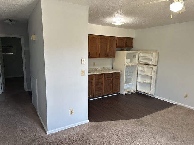 Building Photo - 1402 Hooker Rd