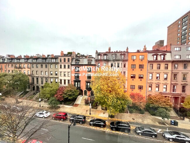 Foto del edificio - 211 Beacon St