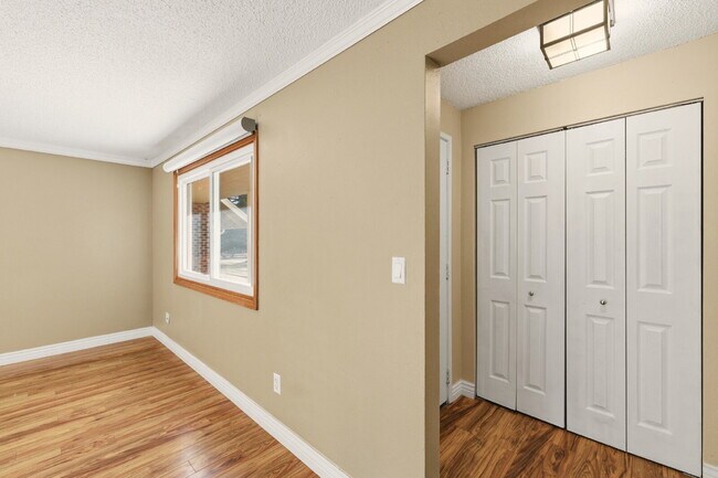 Foto del edificio - Charming 3 Bedroom Townhomes at Rockrimmon