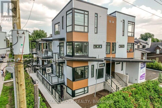 Building Photo - 845 Champlain St