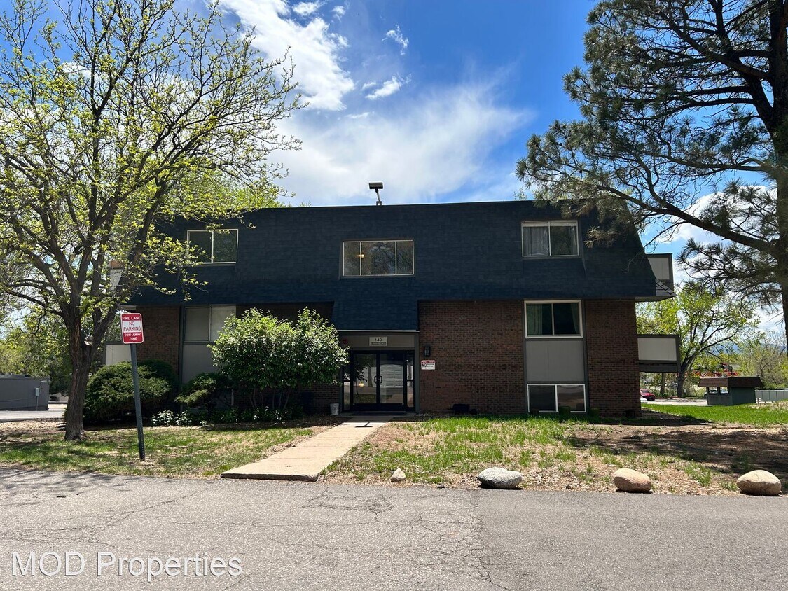Primary Photo - 2 br, 1 bath House - 140 E. Highline Circl...