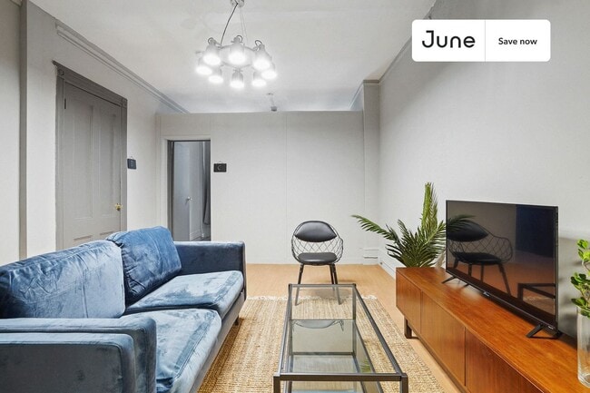 Building Photo - 336 W 47th St
