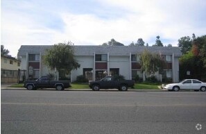 Building Photo - Bradley Vista Apartments