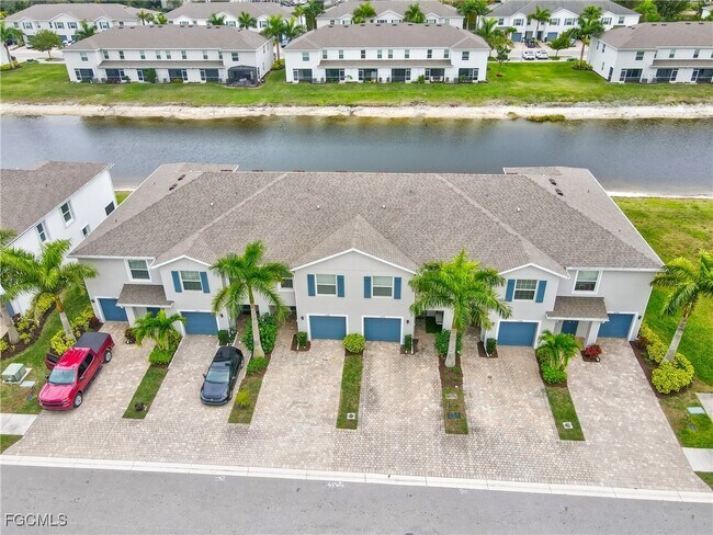 Foto del edificio - 15376 Wildflower Cir