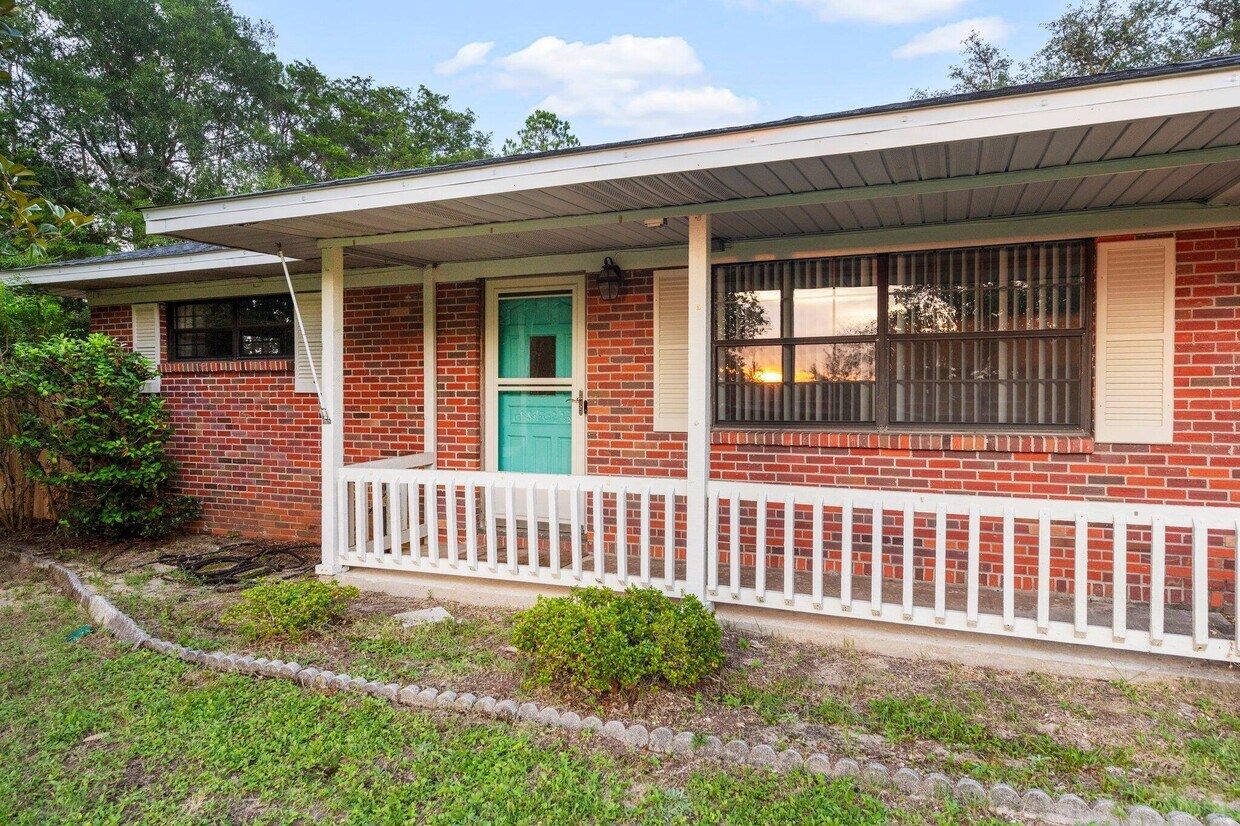 Primary Photo - 438 Lincoln Ave