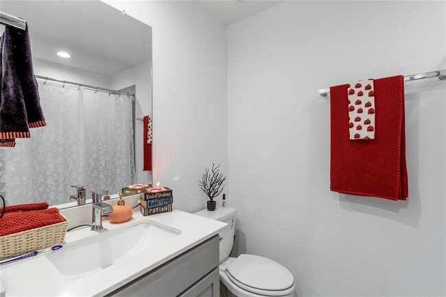 Foto del edificio - 13938 Red River Dr