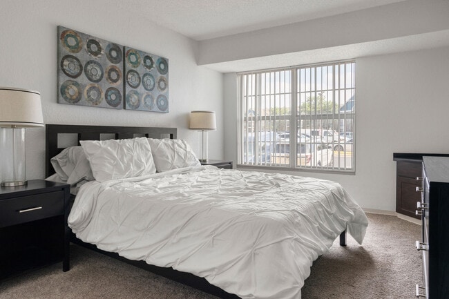 Building Photo - Meridian Pointe