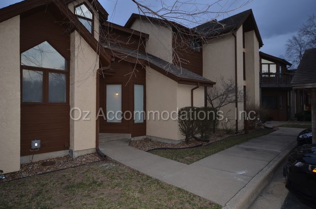 Building Photo - 4825 Horton St