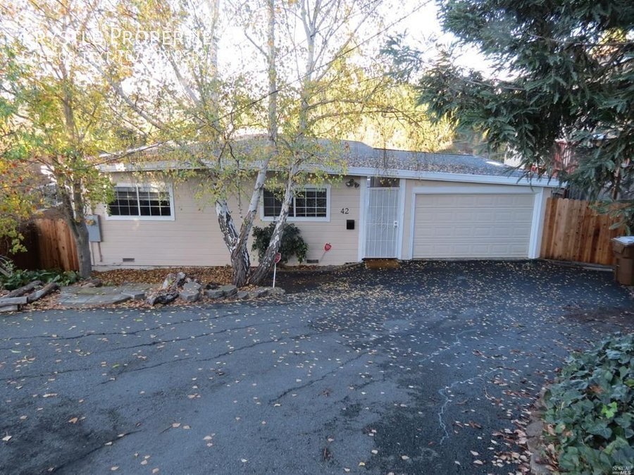 Tucked away on Bohemian Hill in east Vallejo House for Rent in