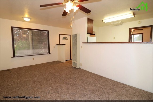 Building Photo - 1322 Orange Ave