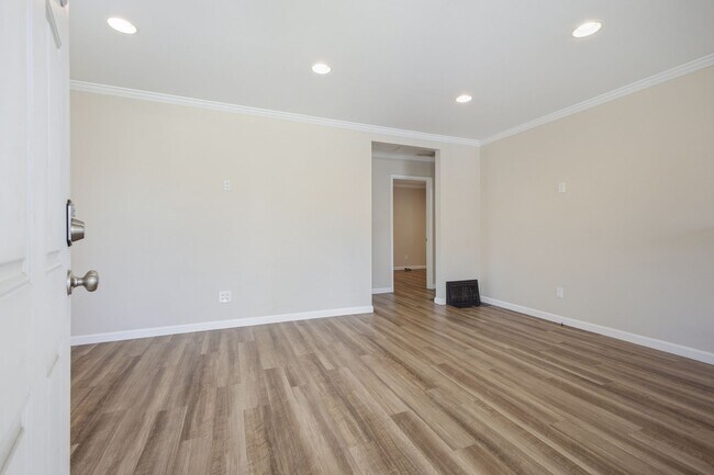 Foto del edificio - 1630 N Ontario St
