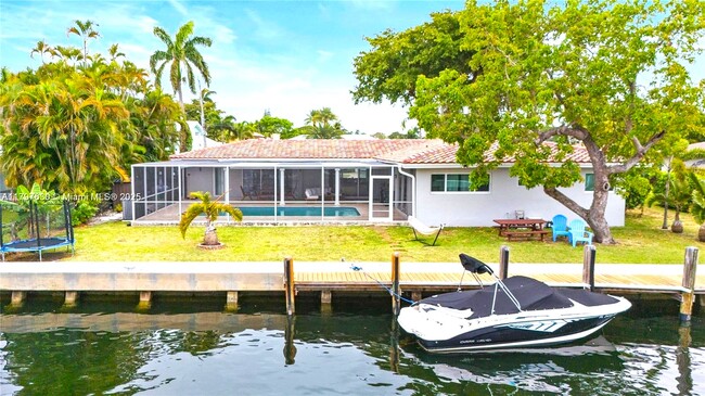 Building Photo - 608 1st Key Dr
