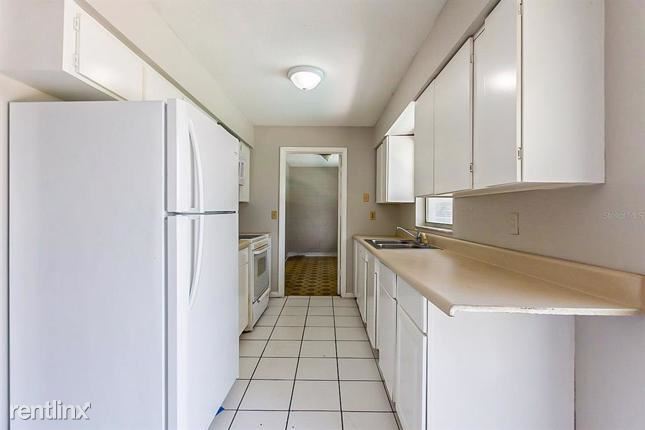 Building Photo - 3 br, 1 bath House - 1443 Lakeview Rd
