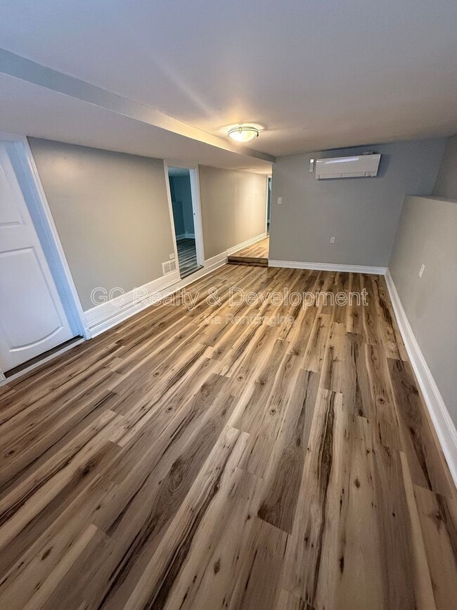 Foto del edificio - 2519 N Hamlin Ave