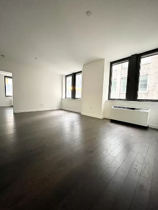 Primary Photo - 100 Cedar St