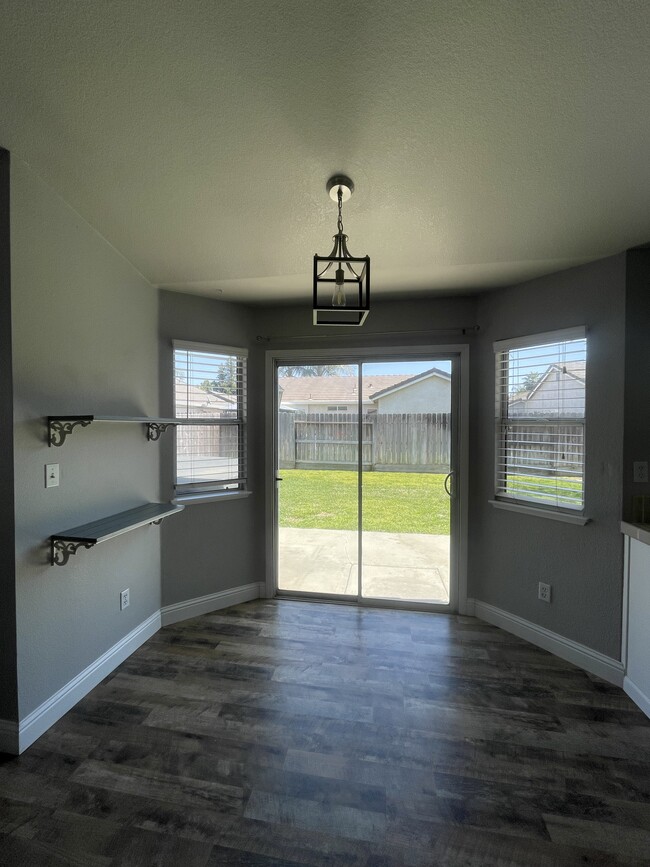 Building Photo - 4320 San Martin Dr