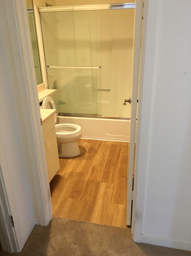 Bathroom current - empty - 260 Perkins Street