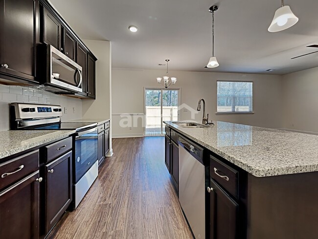 Building Photo - 1829 Produce Ln