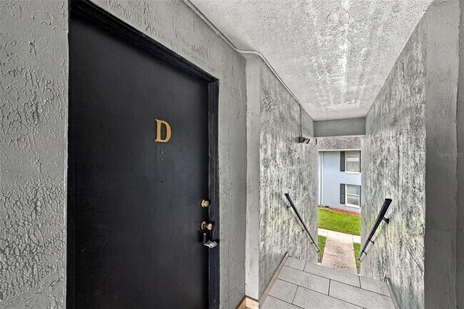 Foto del edificio - 905 W Oak Ridge Rd