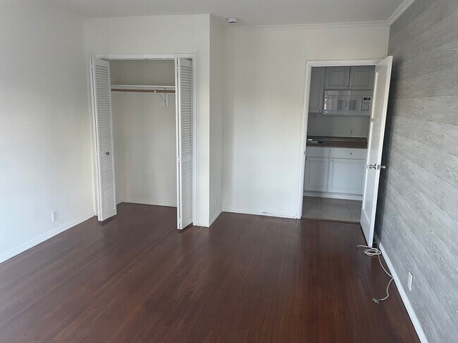 Foto del edificio - 10577-10579 Ashton Ave