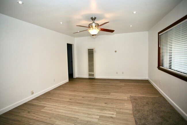 Foto del edificio - 3Br 2ba with Family room, Room for RV, Boat!