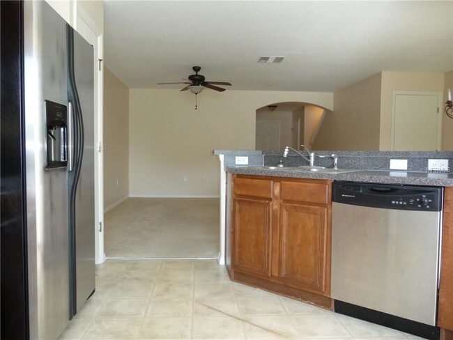 Building Photo - 2446 Edgewater Falls Dr