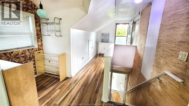 Photo du bâtiment - 201 St Rose Ave