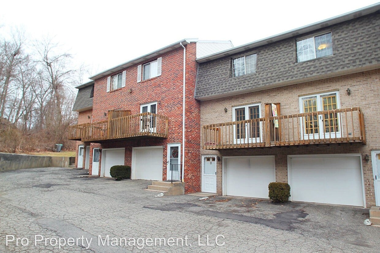 117 Bucks Hill Rd Unit 9, Waterbury, CT 06704 Room for Rent in