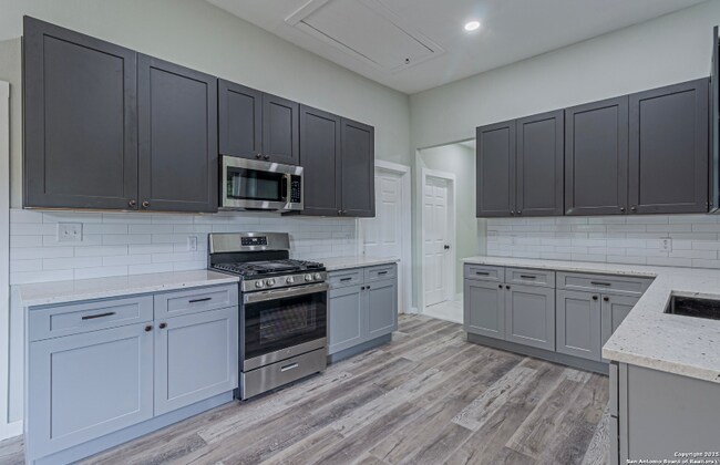 Foto del edificio - 210 N San Jacinto St