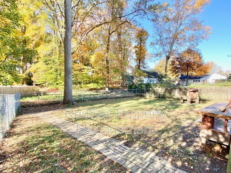 Foto del edificio - 773 Childress Dr