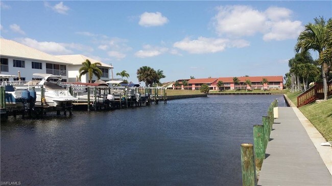 Foto del edificio - 1011 SE 38th Terrace