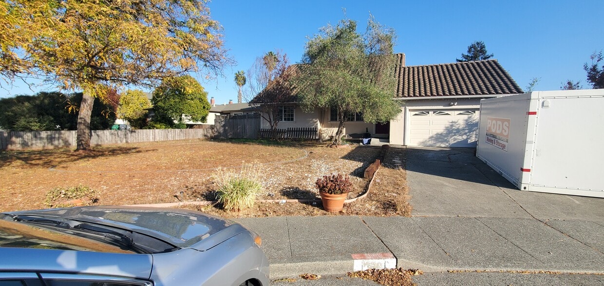 Primary Photo - 1640 Baywood Dr