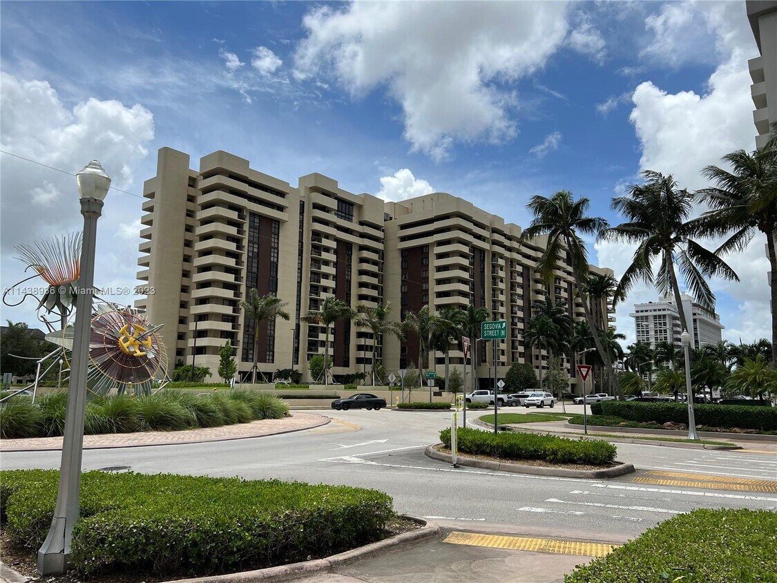 600 Biltmore Way Unit 301, Coral Gables, FL 33134 Condo for Rent in