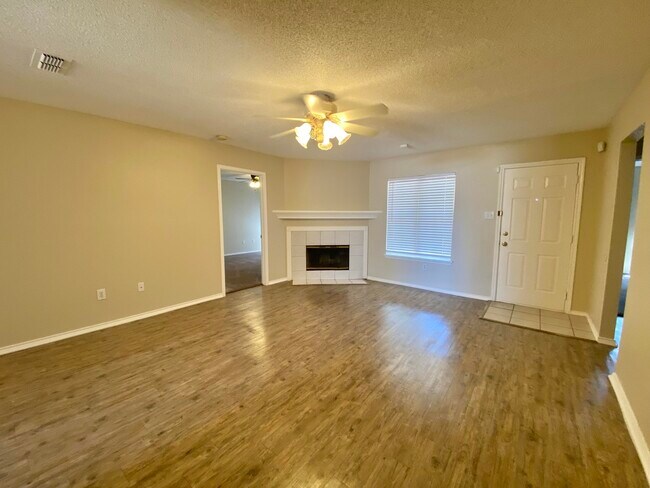 Building Photo - 8107 Temple Ave