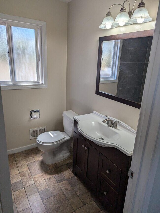 Building Photo - Three bedroom home In Marina Available 7/2...