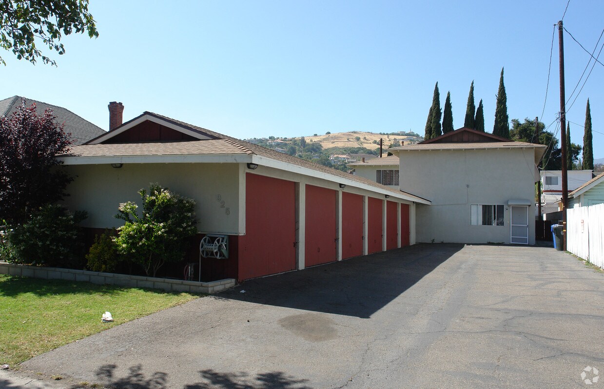 925 E Pleasant St, Santa Paula, CA 93060 Apartments in Santa Paula