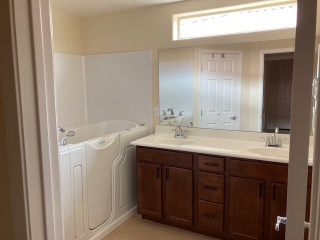 master bath - 3848 Citrus Heights Ave