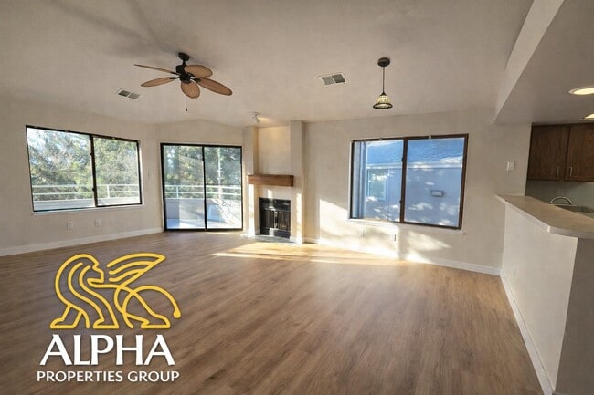 Building Photo - 1070 Acapulco Ct