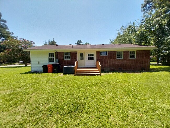 Foto del edificio - 1714 Wesley Dr