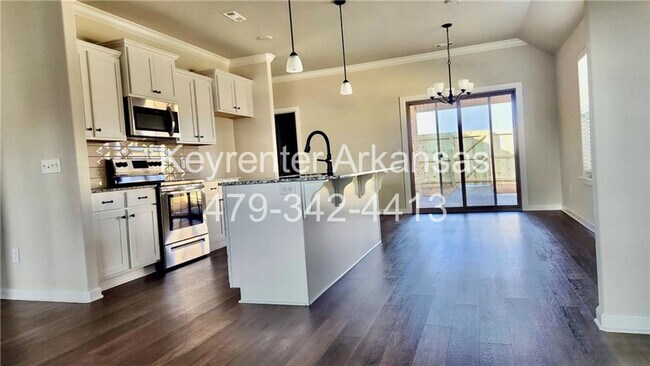 Foto del edificio - Modern 3-Bed, 2-Bath Home with Fenced Yard