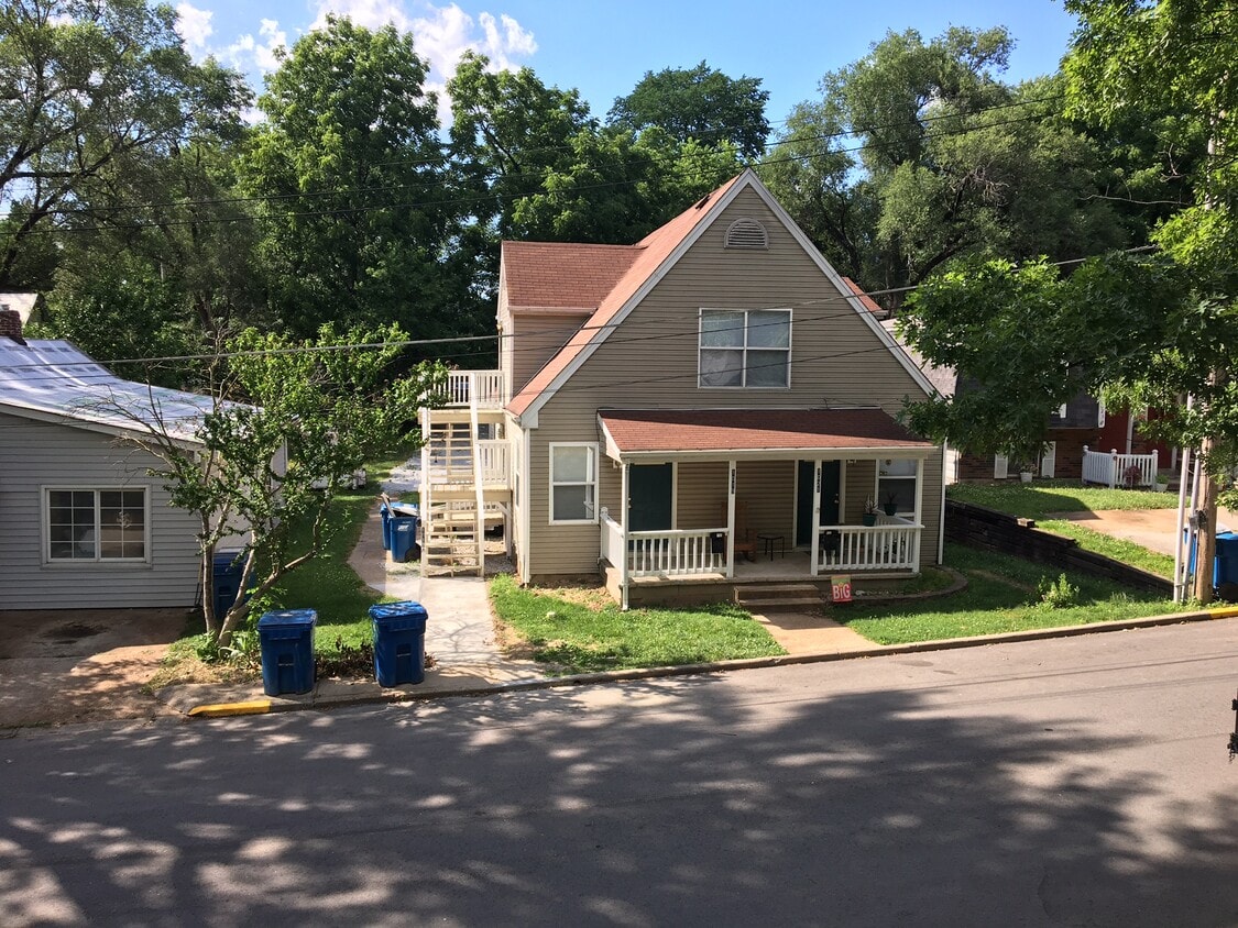 Building Photo - 1019 Vine St