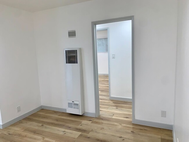 Building Photo - BEAUTIFUL REMODELED 2 BEDROOM 1 BATH IN SH...